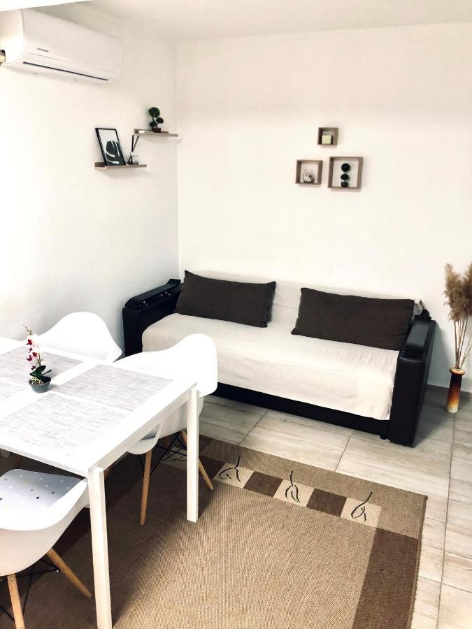 City Break Maya Apartment Oradea Buitenkant foto